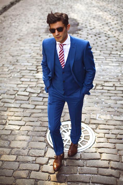 dark blue suit tie combinations.